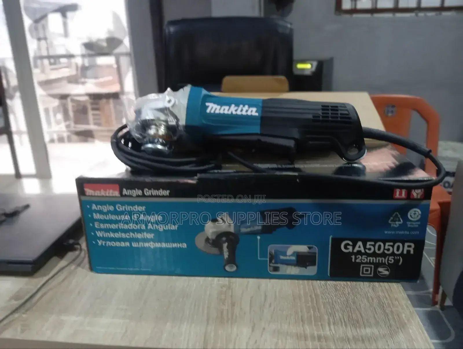 Makita Angle Grinder 5"(Ga 5050r)