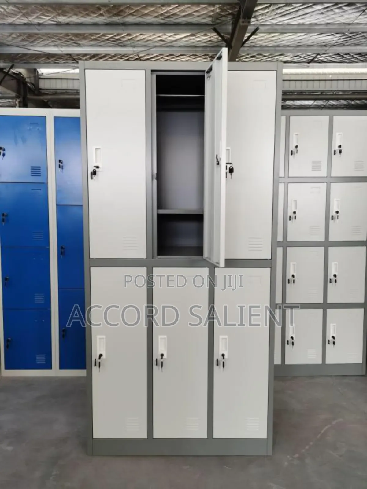 6 Partitions Workers Wardrobe