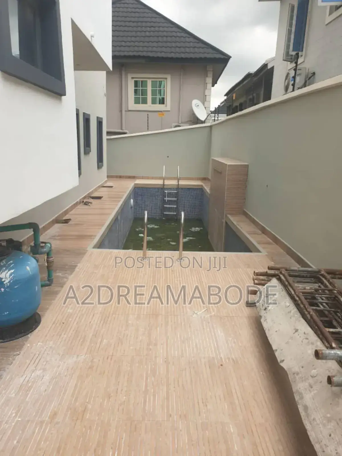 5bdrm Mansion in Magodo Gra Phase 2 for sale