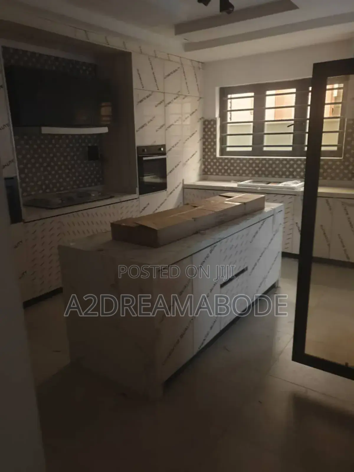 5bdrm Mansion in Magodo Gra Phase 2 for sale