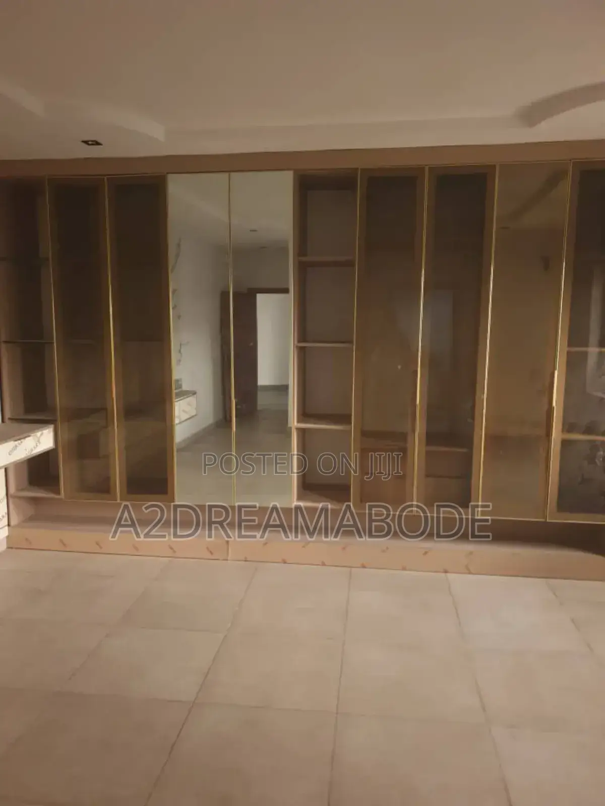5bdrm Mansion in Magodo Gra Phase 2 for sale
