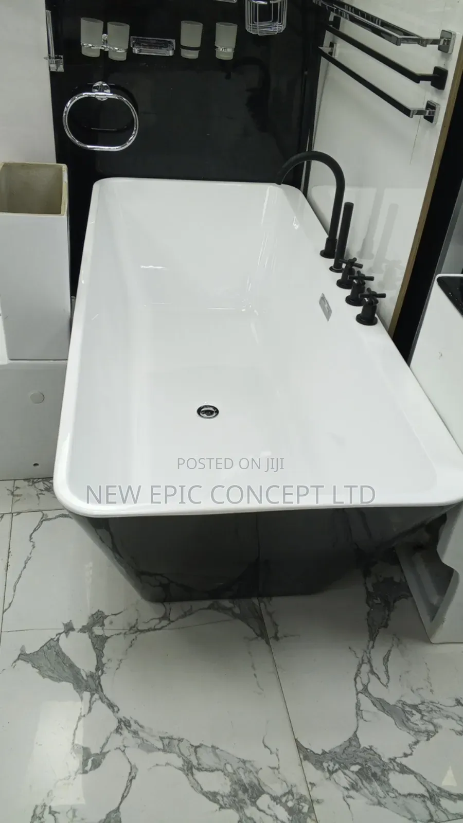 Executive Black And White Bathtub