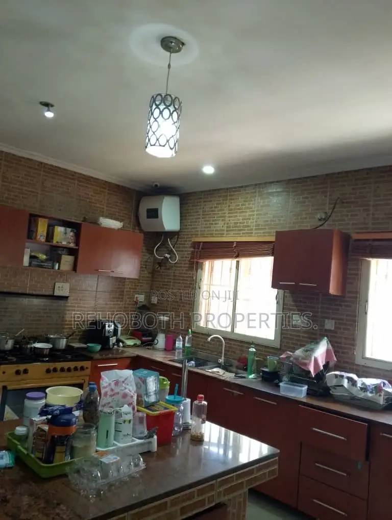 4bdrm Bungalow in Akilapa, Ibadan for sale