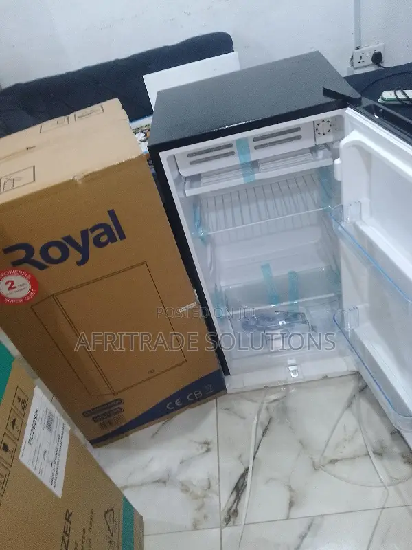 Royal Series 3000 – Compact 105 L Refrigerator With Lock