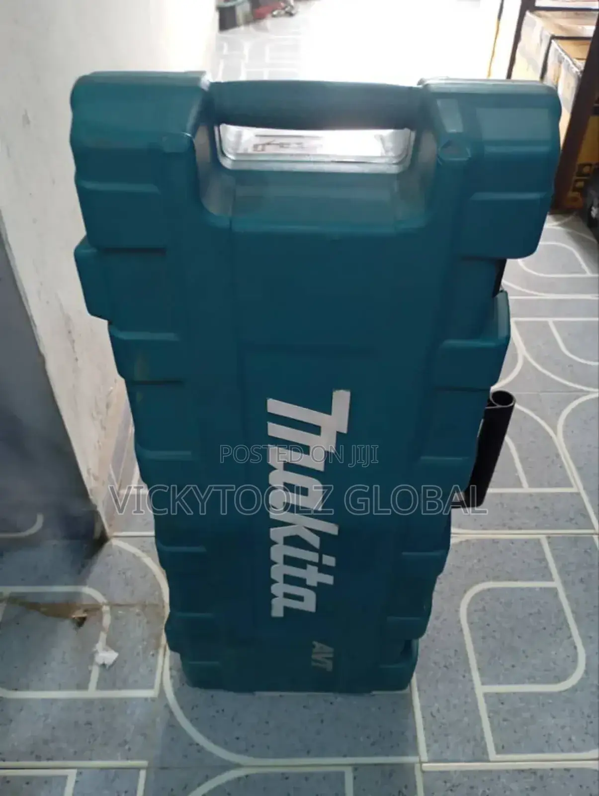 Makita Demolition Breaker Hm1317c