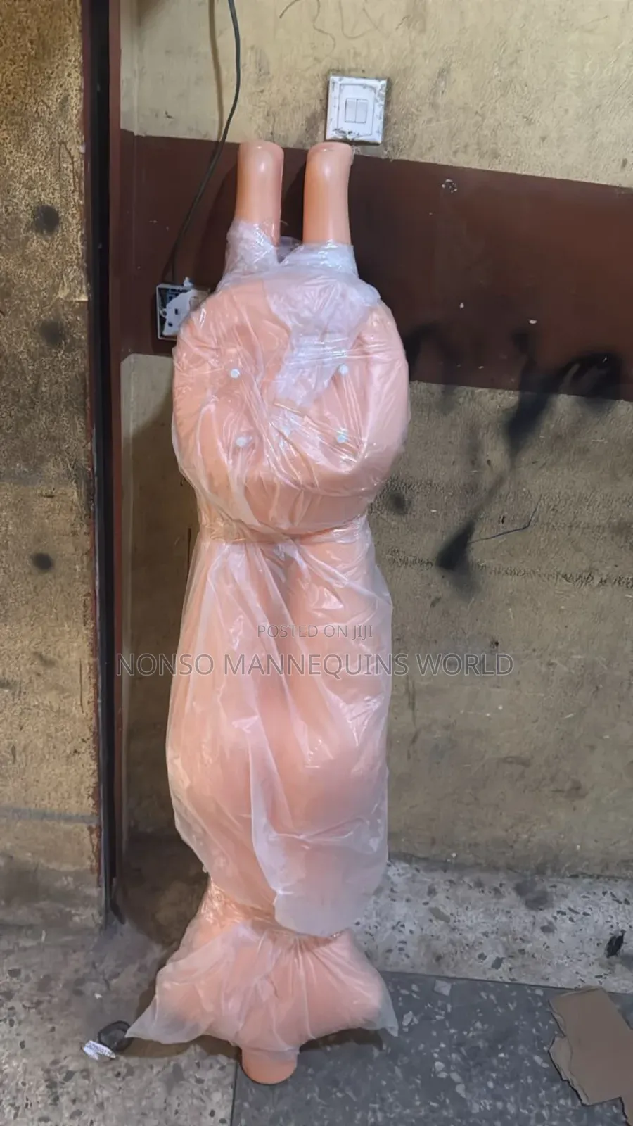 Armless Plastic Female Size 10 Mannequin