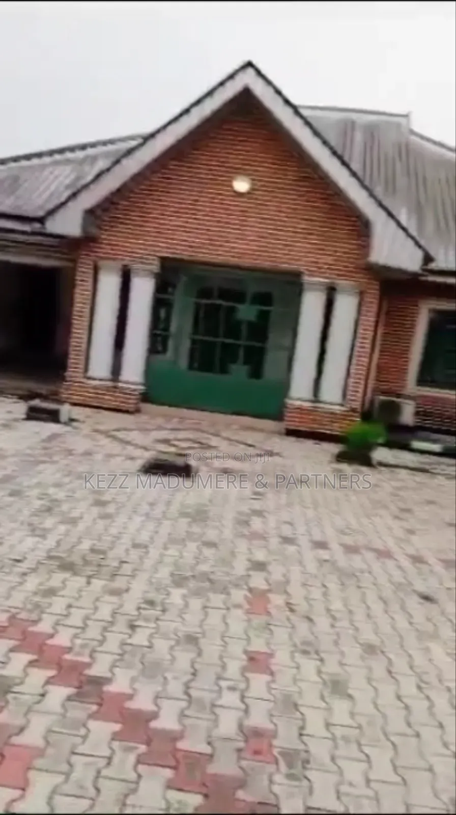 4bdrm Bungalow in Eliohani, Rumudara ,, Port-Harcourt for sale