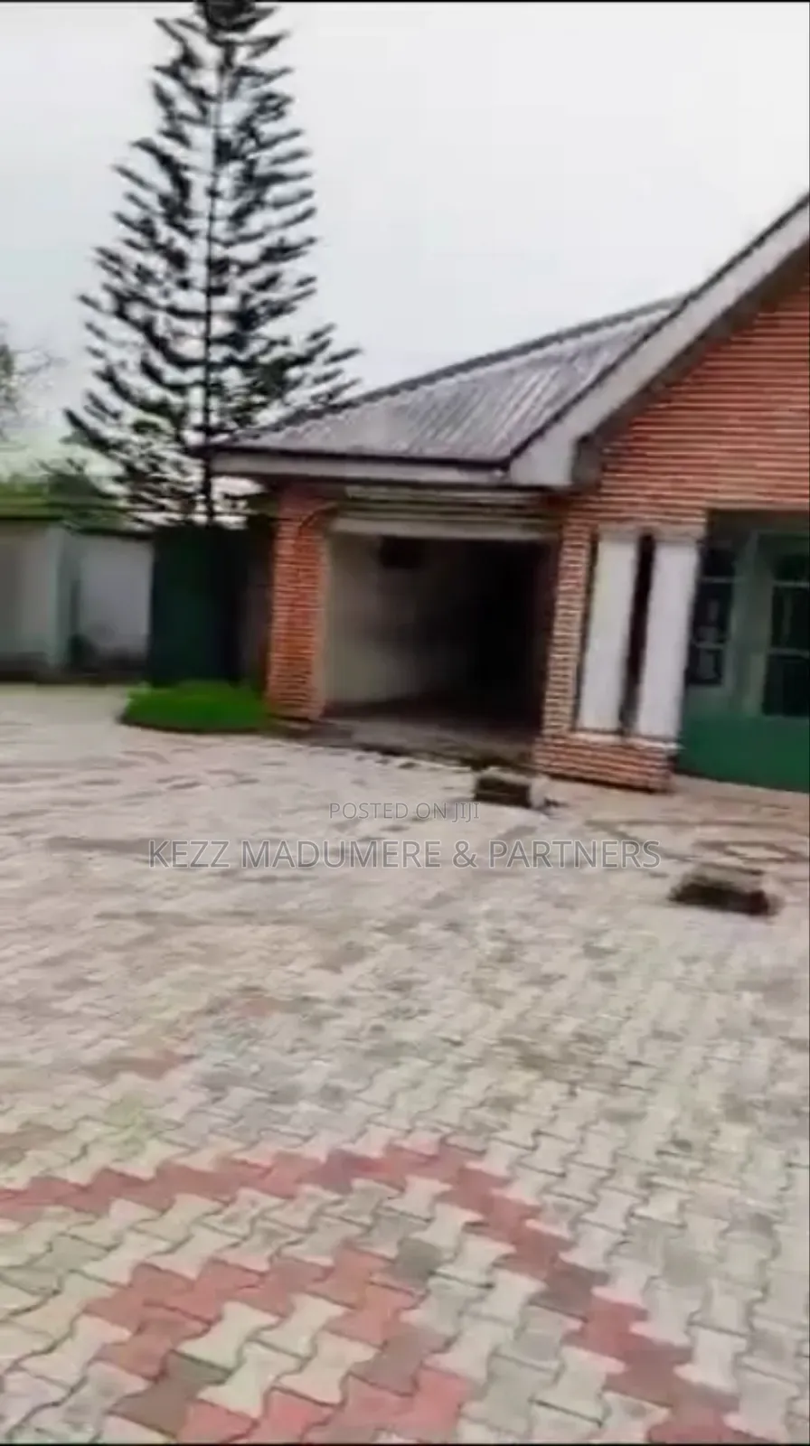 4bdrm Bungalow in Eliohani, Rumudara ,, Port-Harcourt for sale