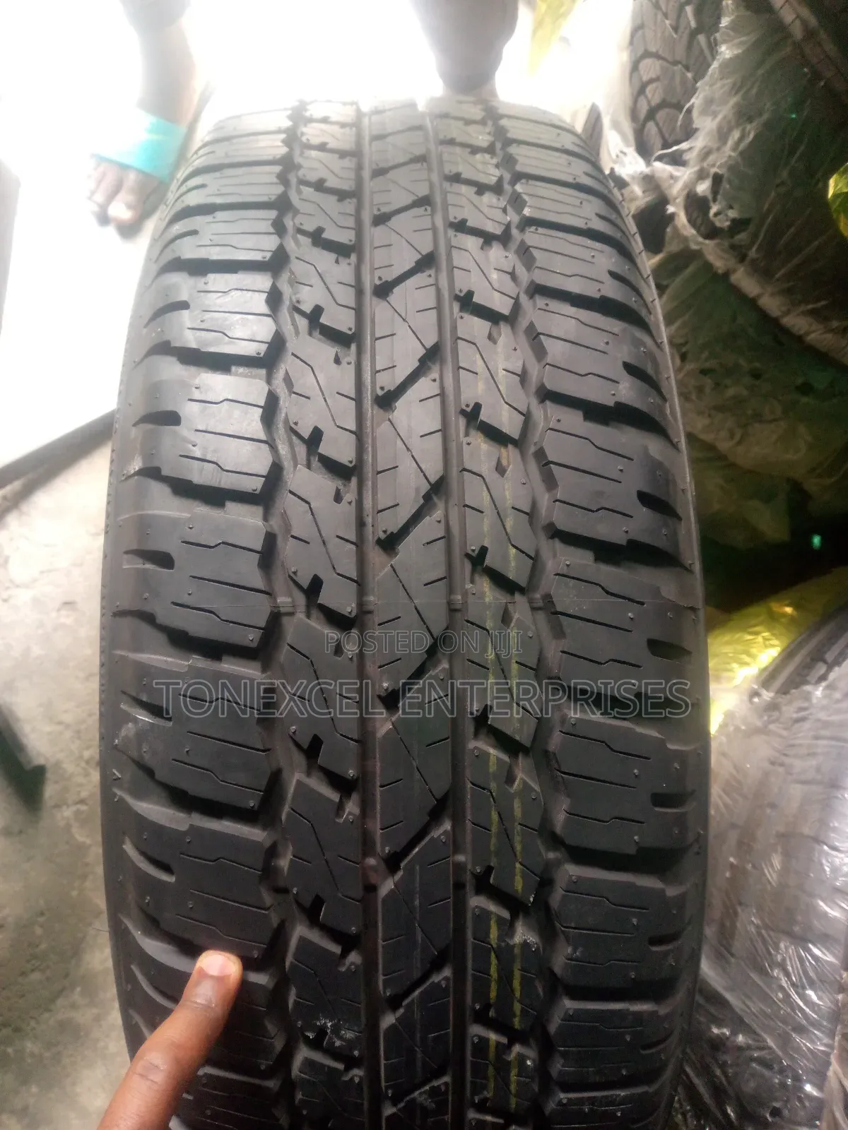 265/65/17 Bridgestone Dueler