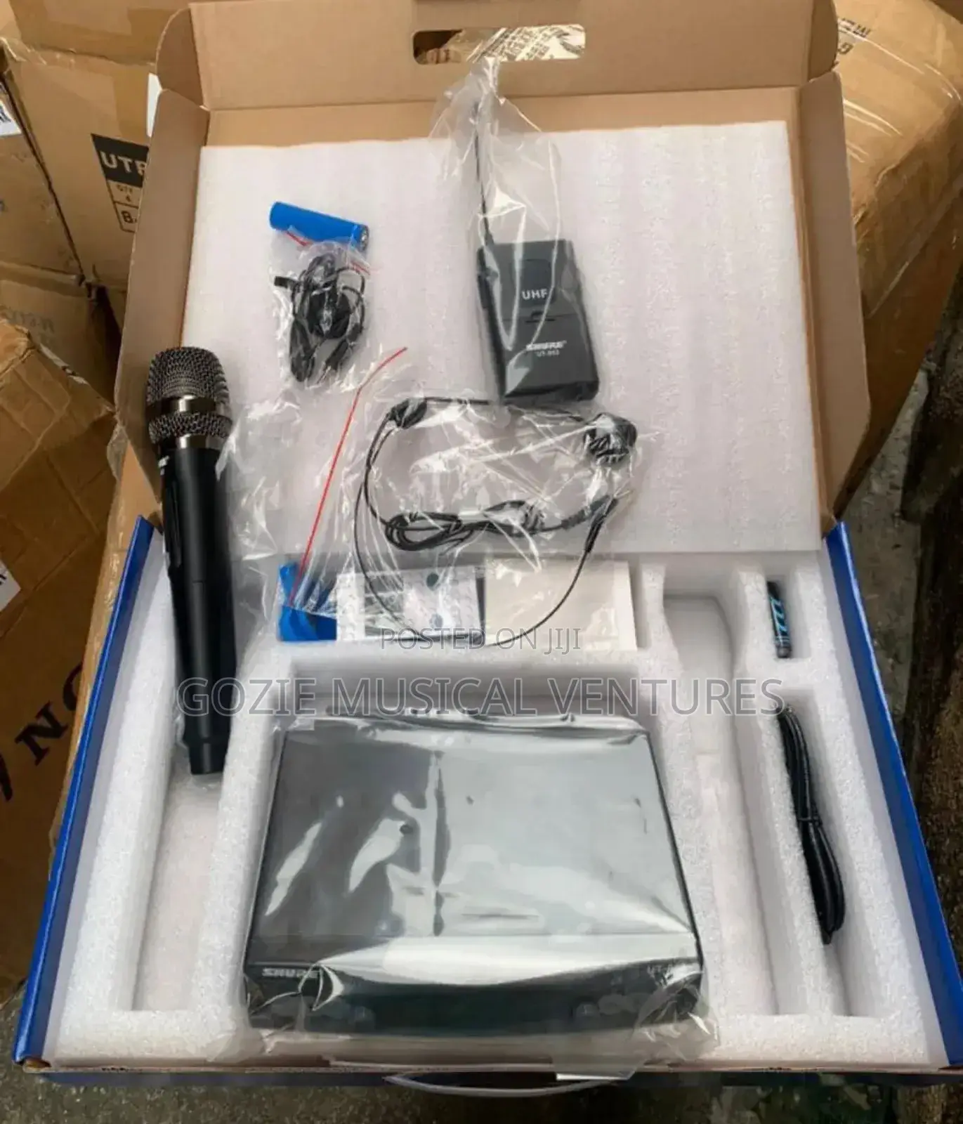 3 1 Sure Ut 883 Wireless Microphone Neck Overhead and Handl