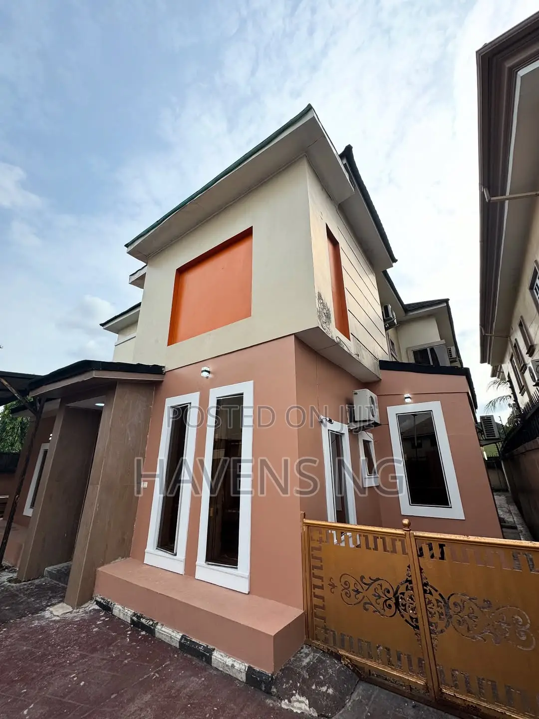 Furnished 4bdrm Duplex in Rumueme for sale