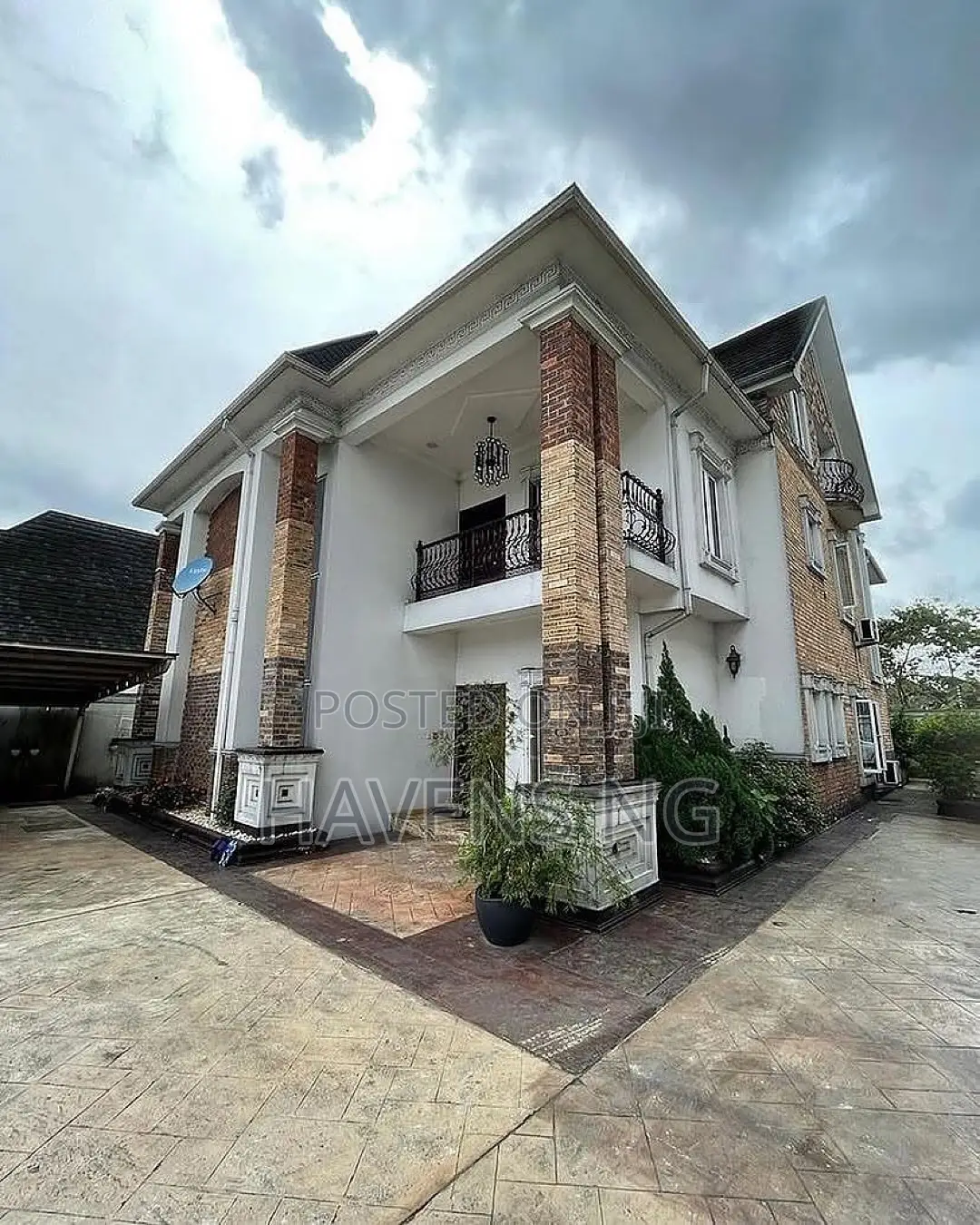 5bdrm Duplex in Eliozu for sale