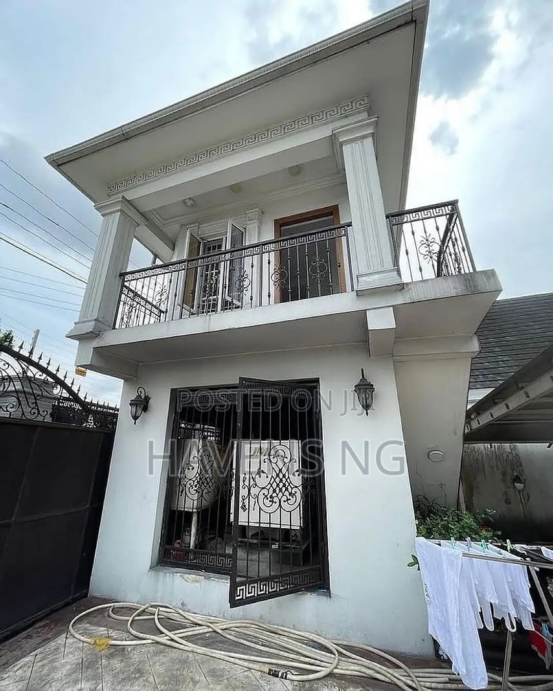 5bdrm Duplex in Eliozu for sale