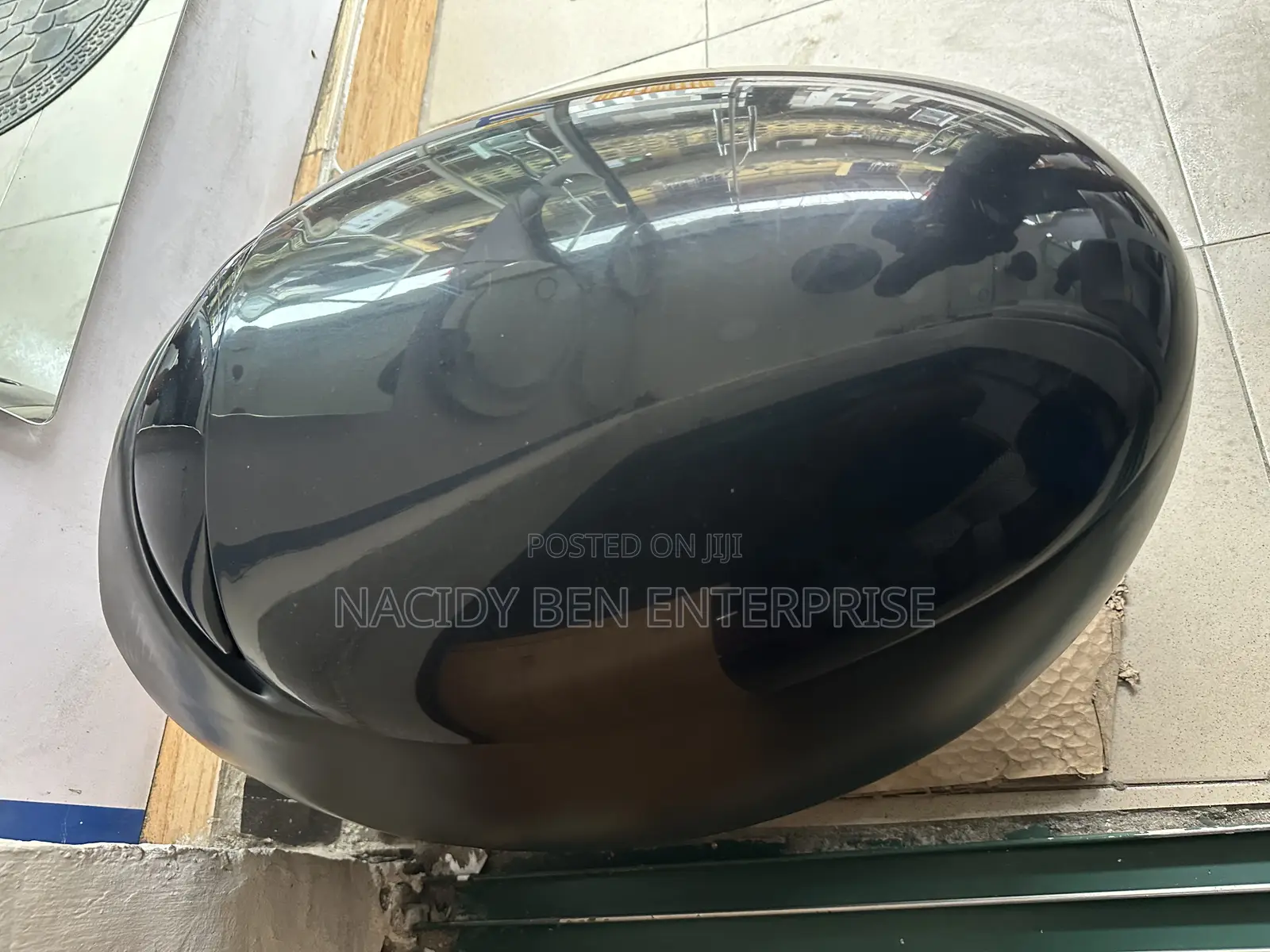 Black Conceal Wc (Egg Shaped).