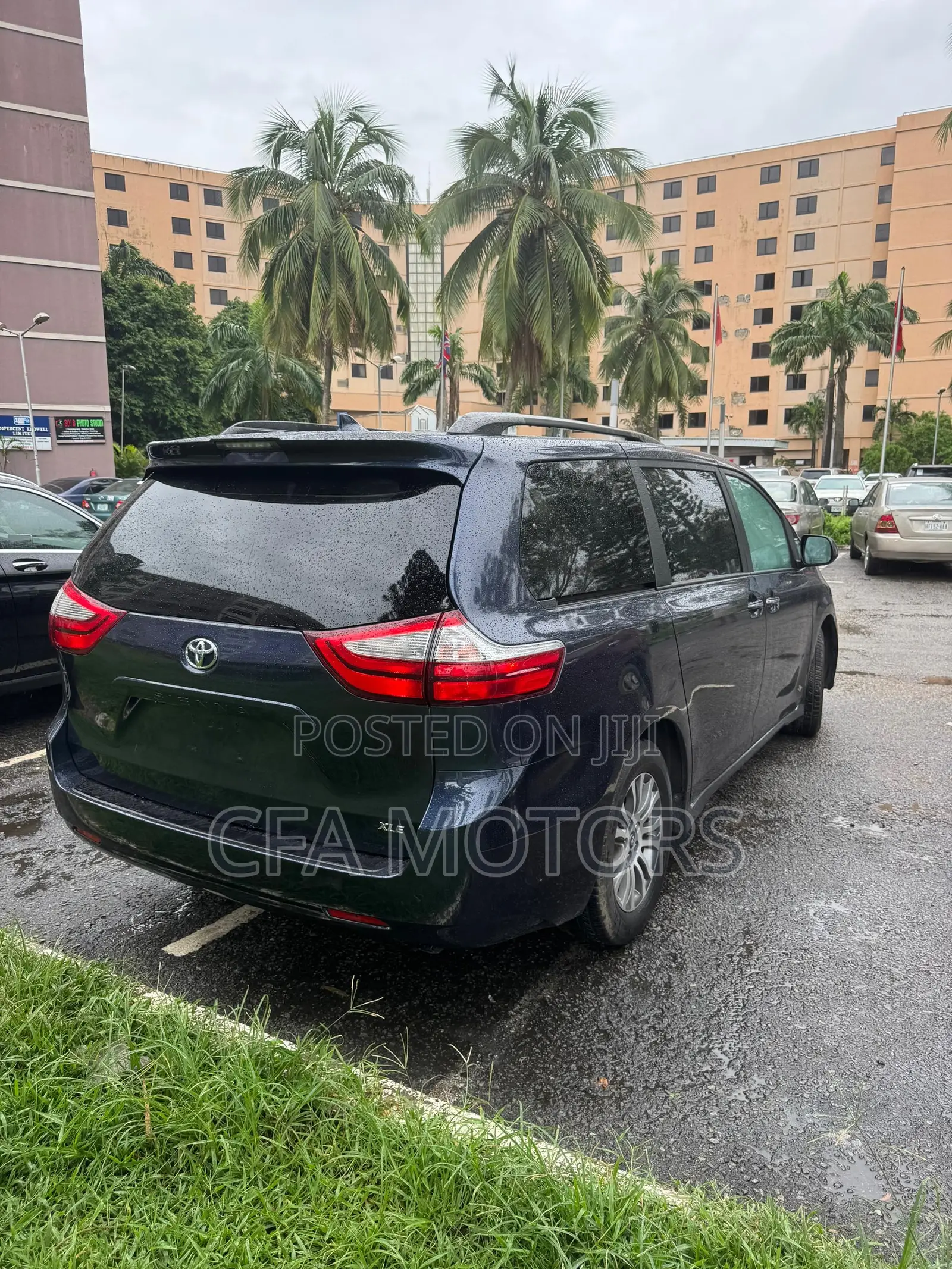 Toyota Sienna XLE AWD 2019 Blue