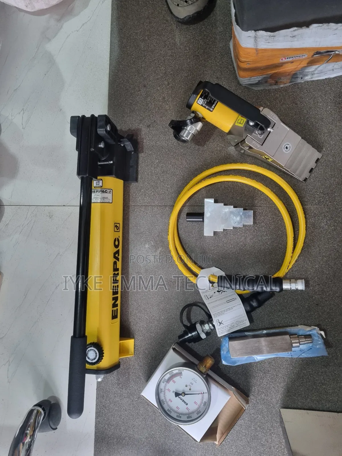 14 Ton, Hydraulic Flange Spreader Set
