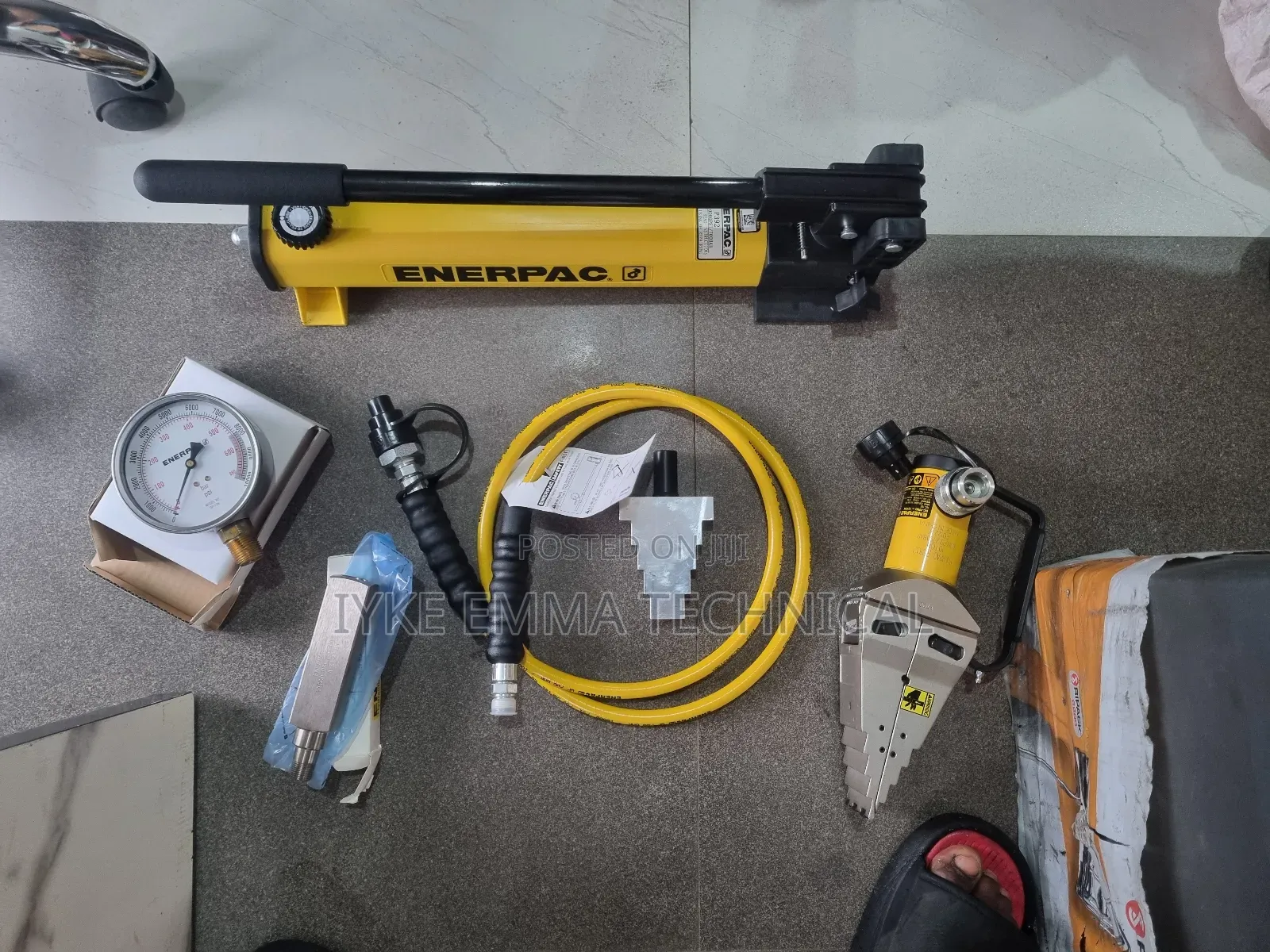 14 Ton, Hydraulic Flange Spreader Set
