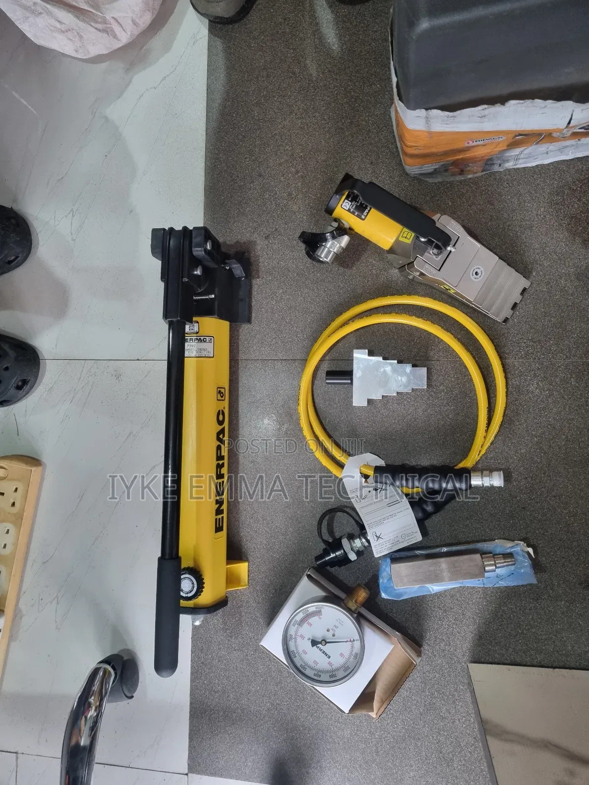 14 Ton, Hydraulic Flange Spreader Set