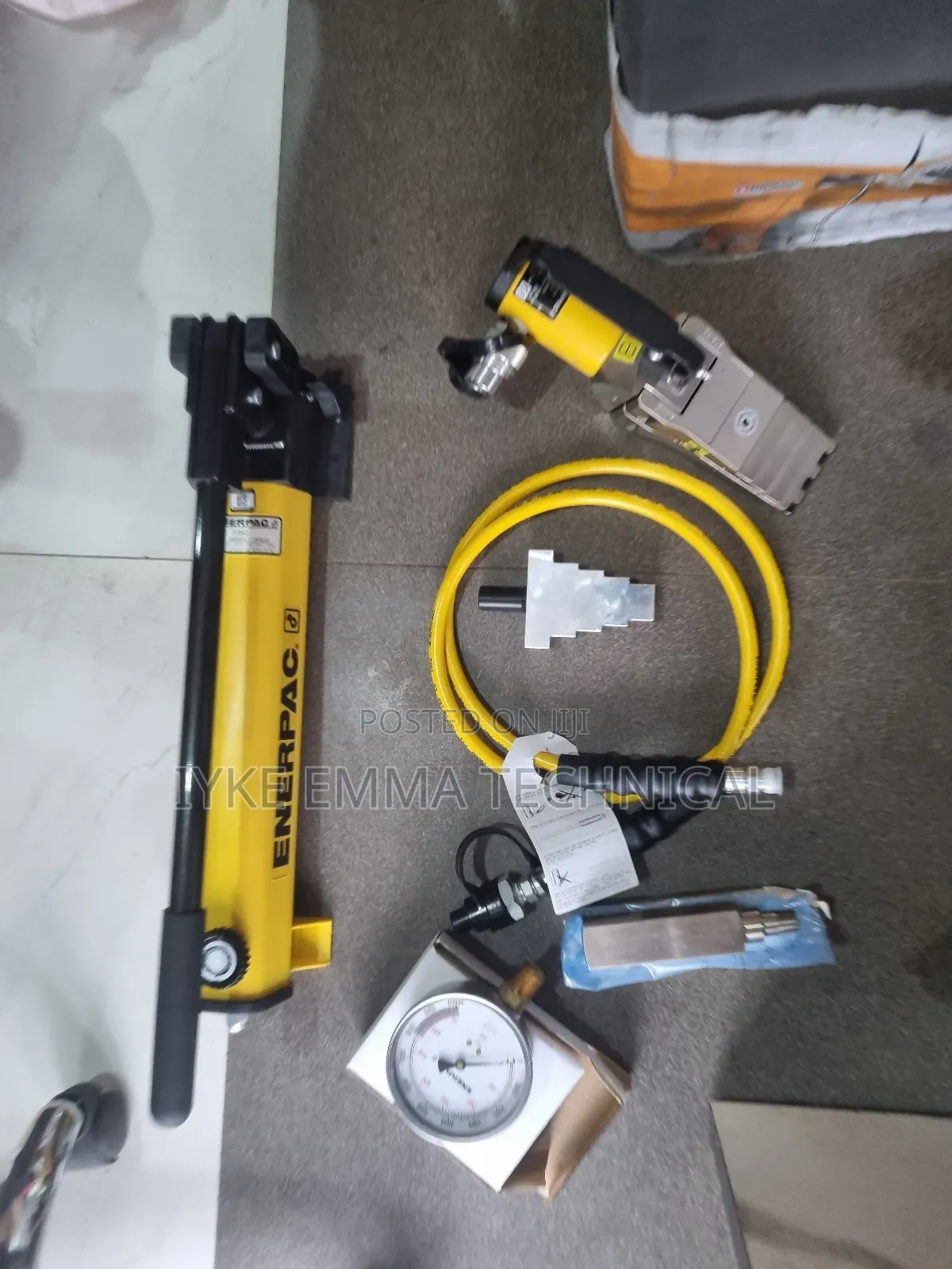 14 Ton, Hydraulic Flange Spreader Set