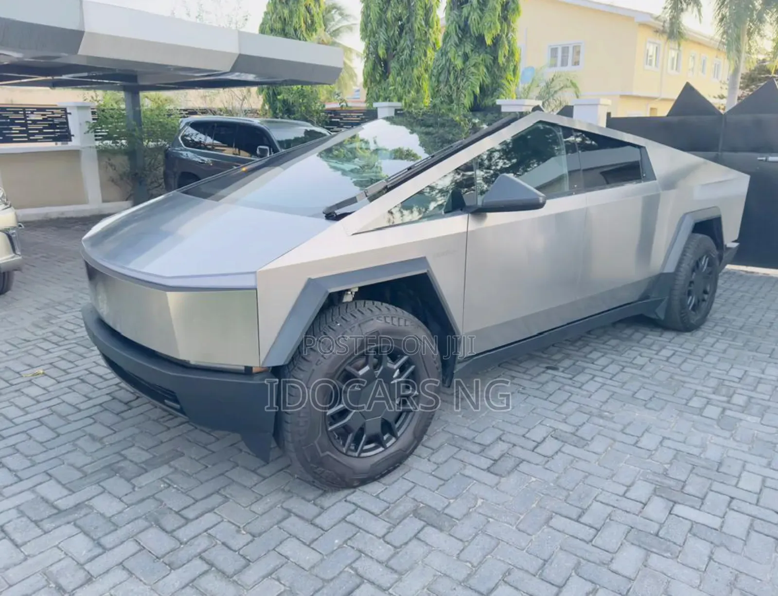 New Tesla Cybertruck 2025 Gold