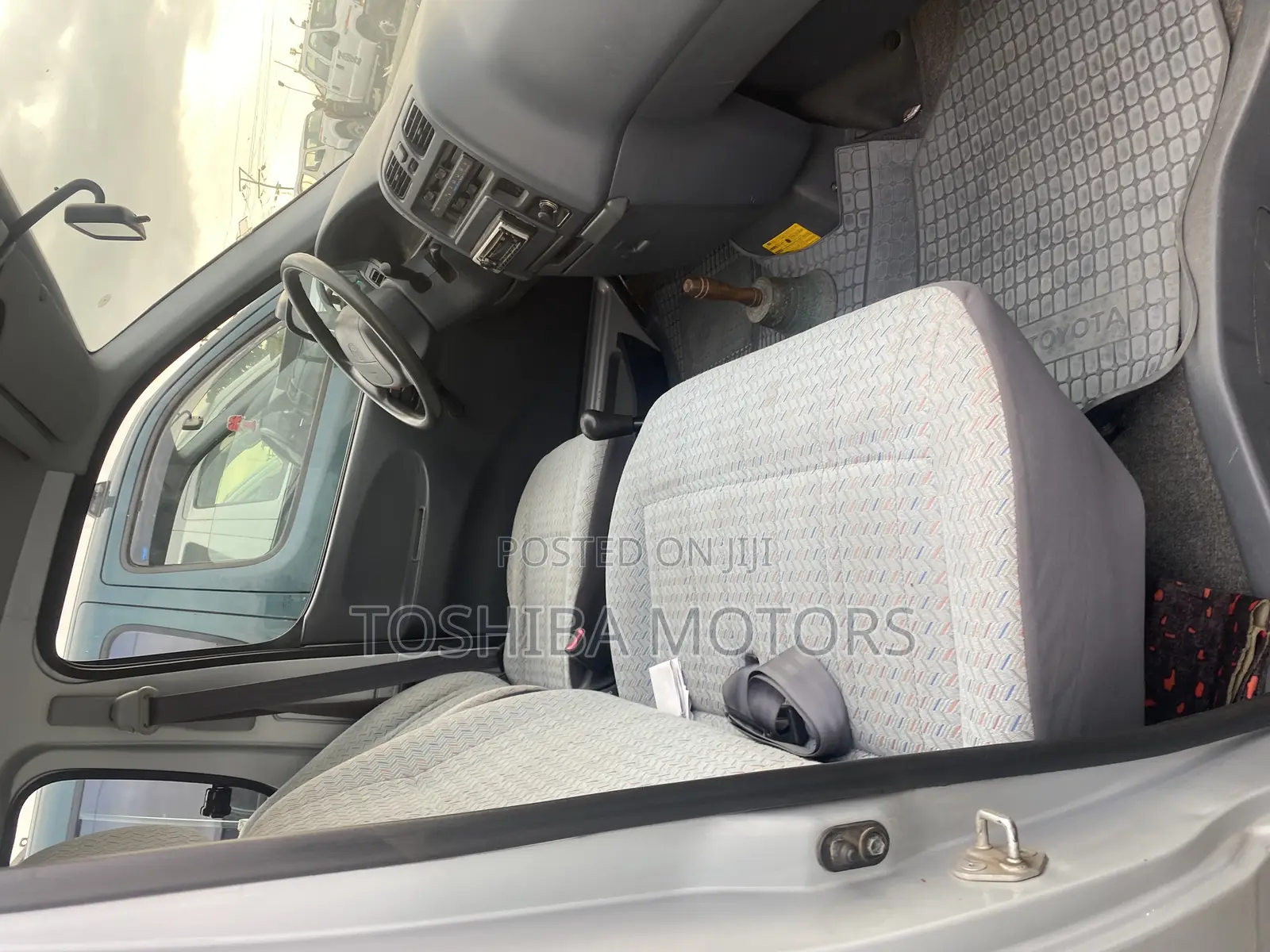 Toyota HiAce 2024 Silver