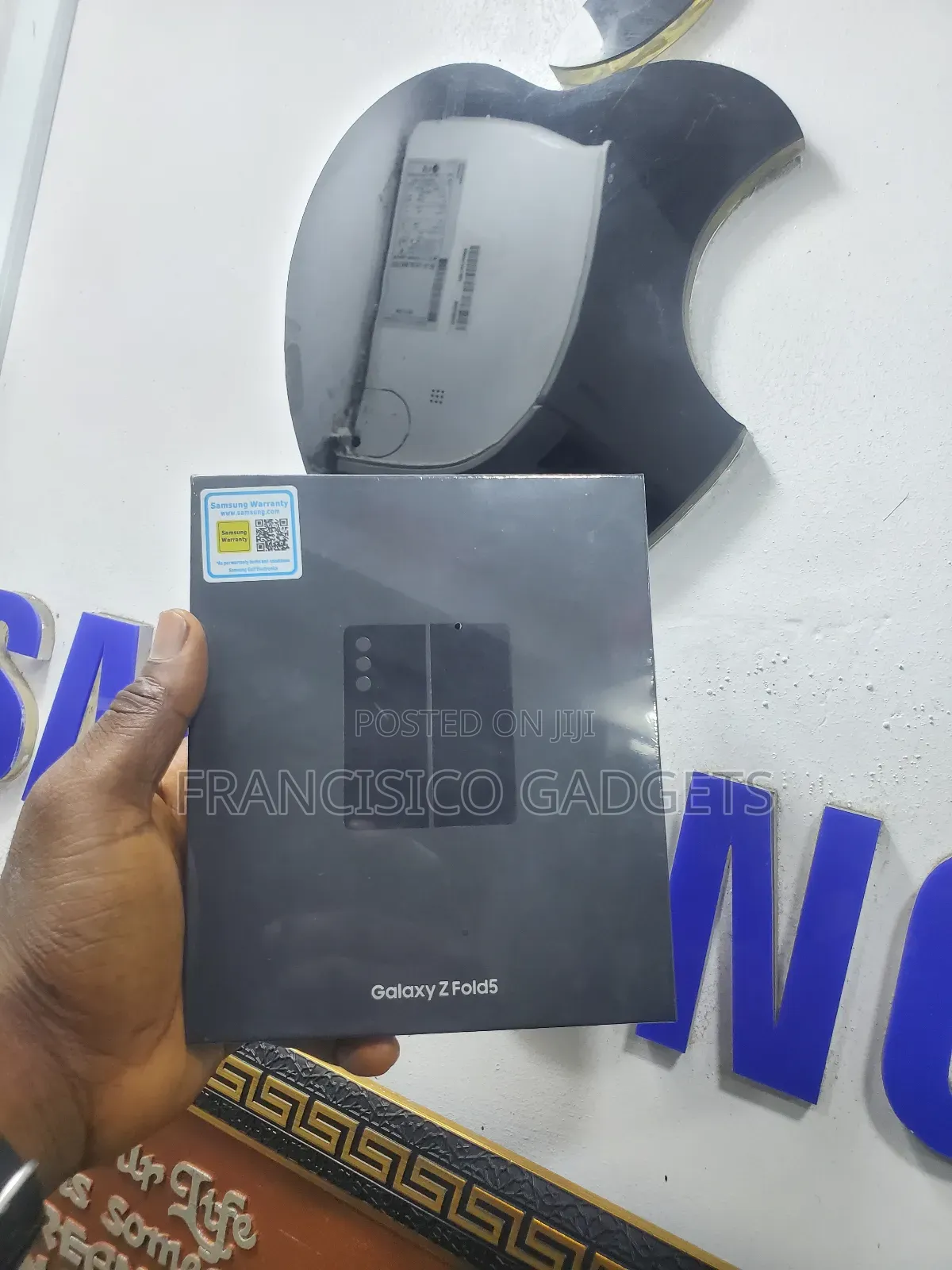 New Samsung Galaxy Fold 5G 512 GB Blue