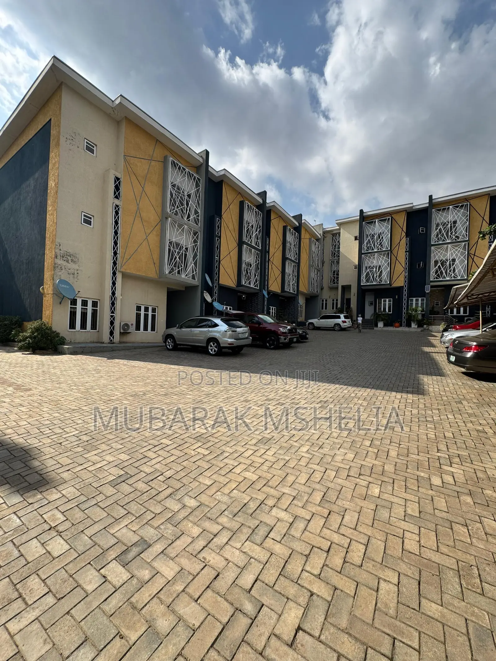4bdrm Duplex in Life Camp for sale
