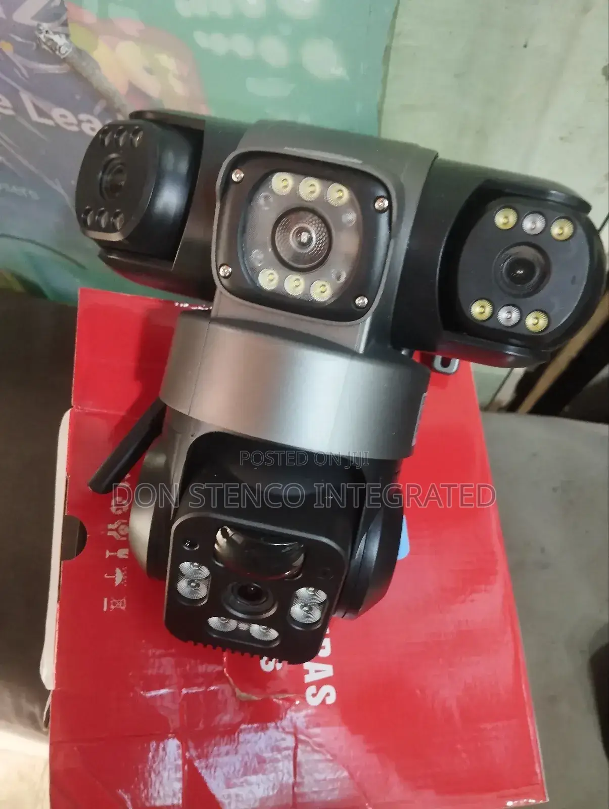 V380 Ultra Hd Triple Lens PTZ Solar Camera