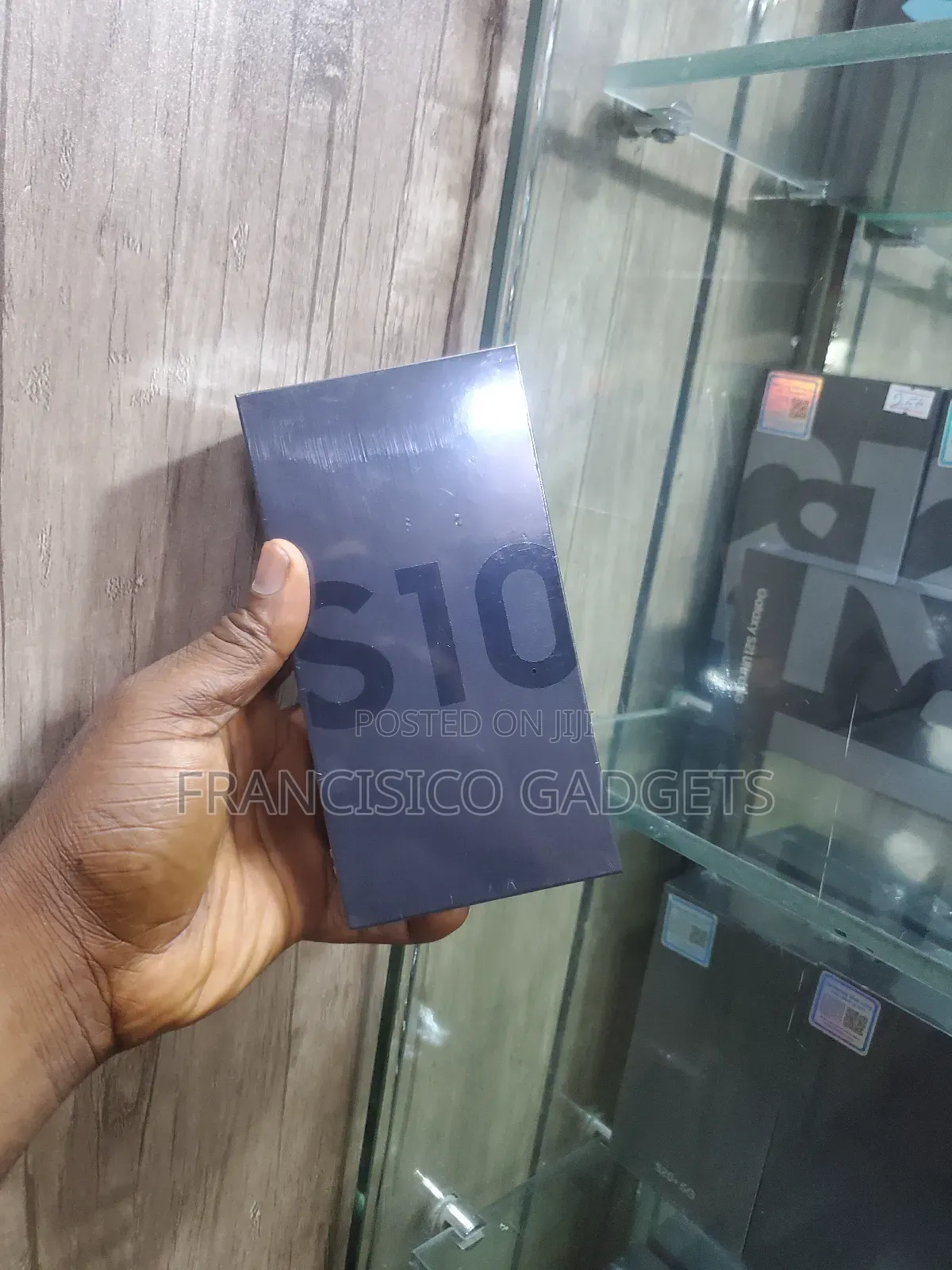 New Samsung Galaxy S10 128 GB Gray