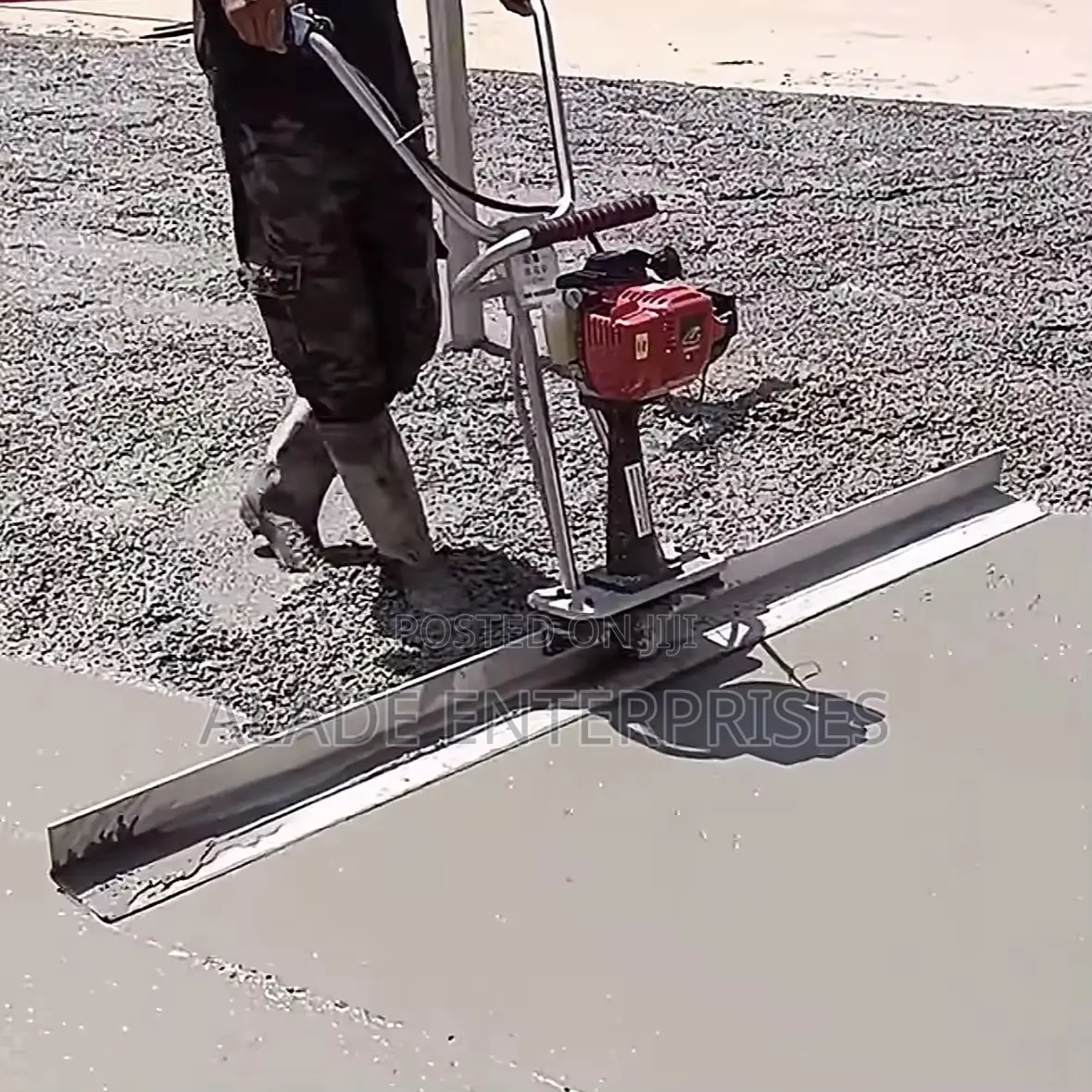 Road Concrete Screed Vibrator Levelling Machine Gasoline 2m
