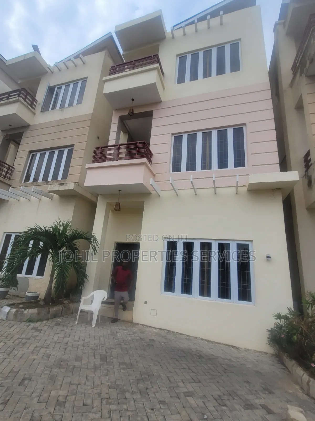4bdrm Duplex in Guzape District for rent