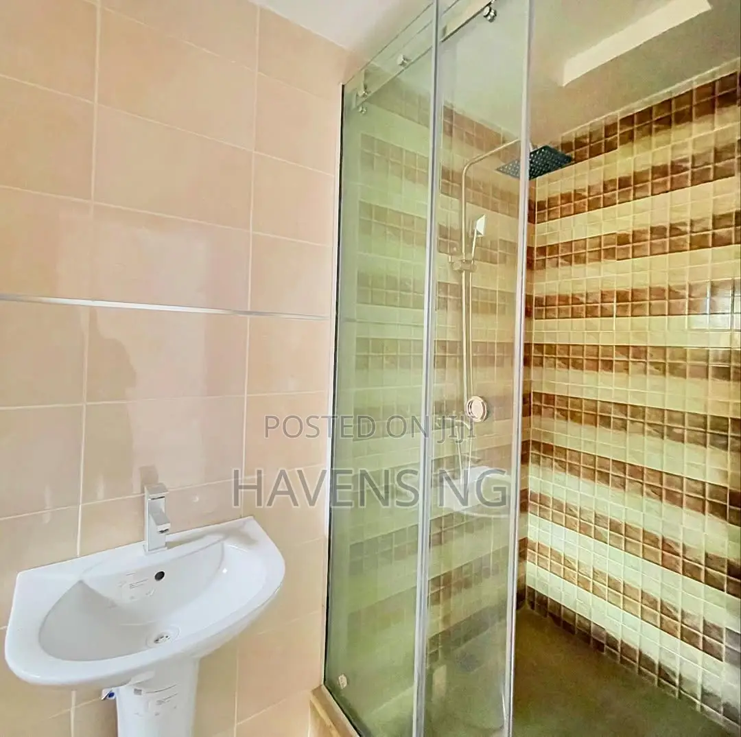 4bdrm Duplex in Ologolo for sale