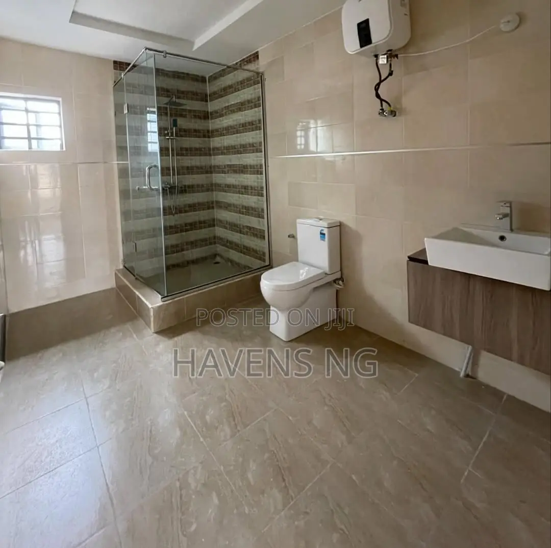 4bdrm Duplex in Ologolo for sale