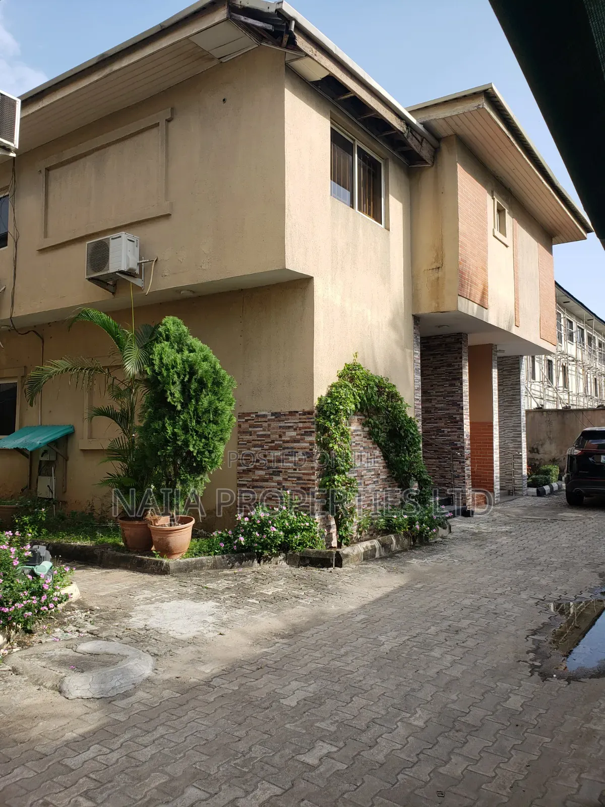 4bdrm Duplex in Victoria Island for sale