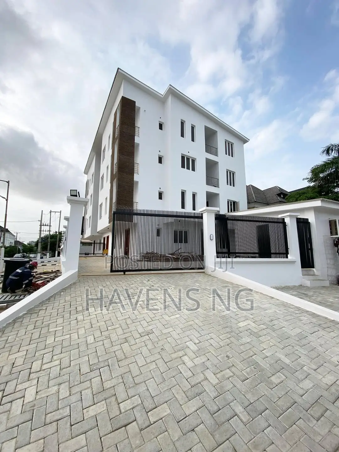 4bdrm Maisonette in Victoria Island Extension for sale