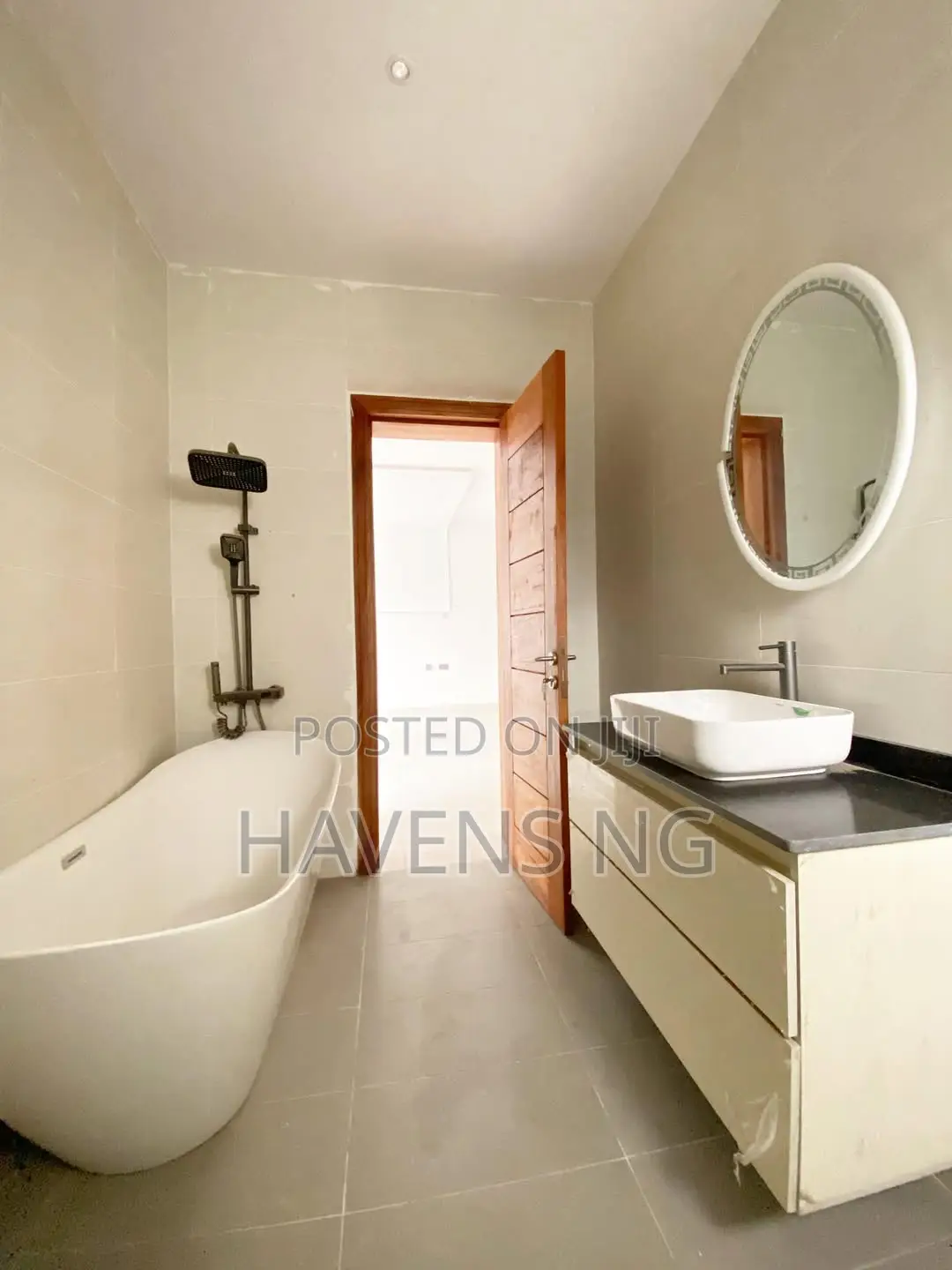 4bdrm Maisonette in Victoria Island Extension for sale