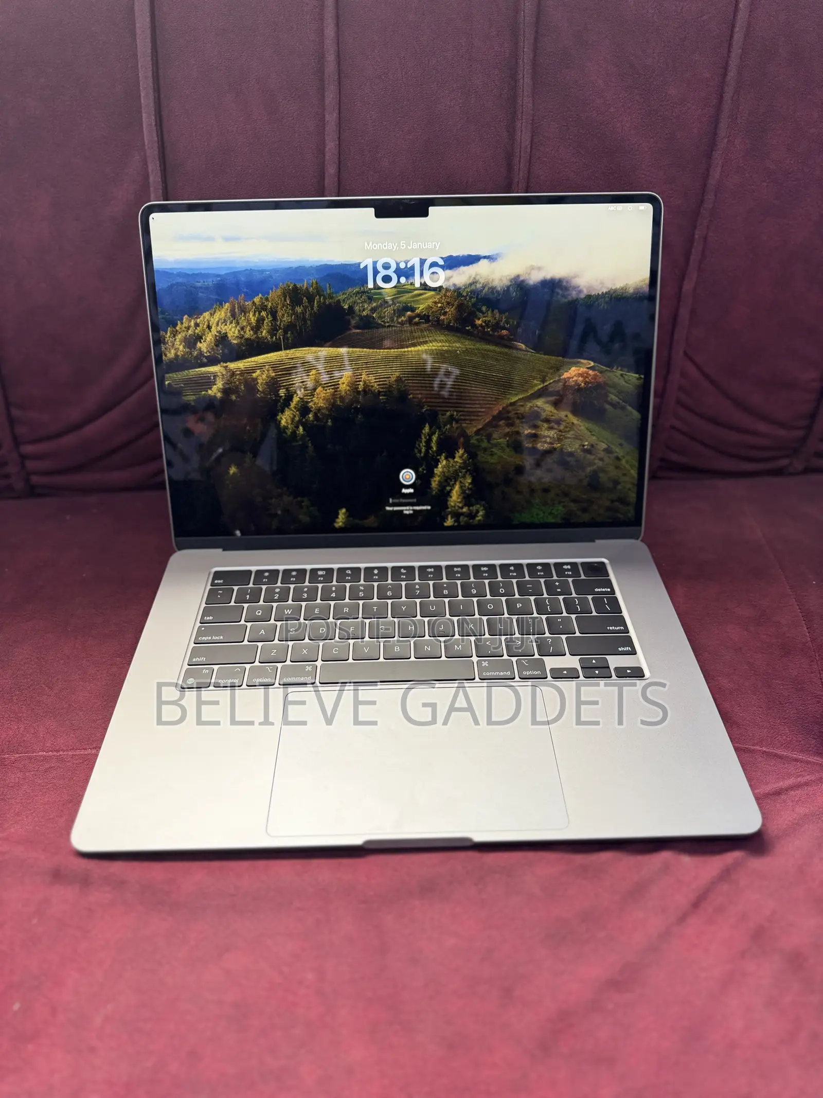 Laptop Apple MacBook Air 2024 M3 15-Inch 24GB Apple M3 SSD 512GB