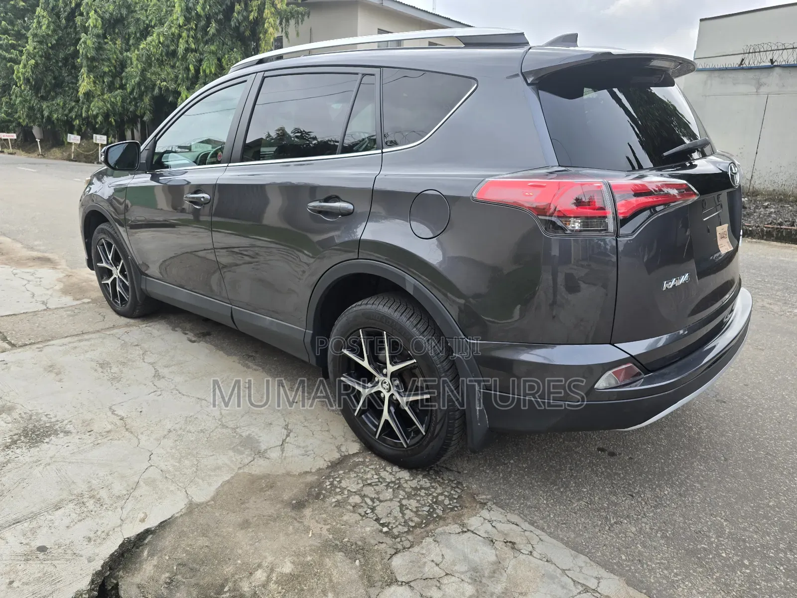 Toyota RAV4 SE AWD (2.5L 4cyl 6A) 2016 Gray