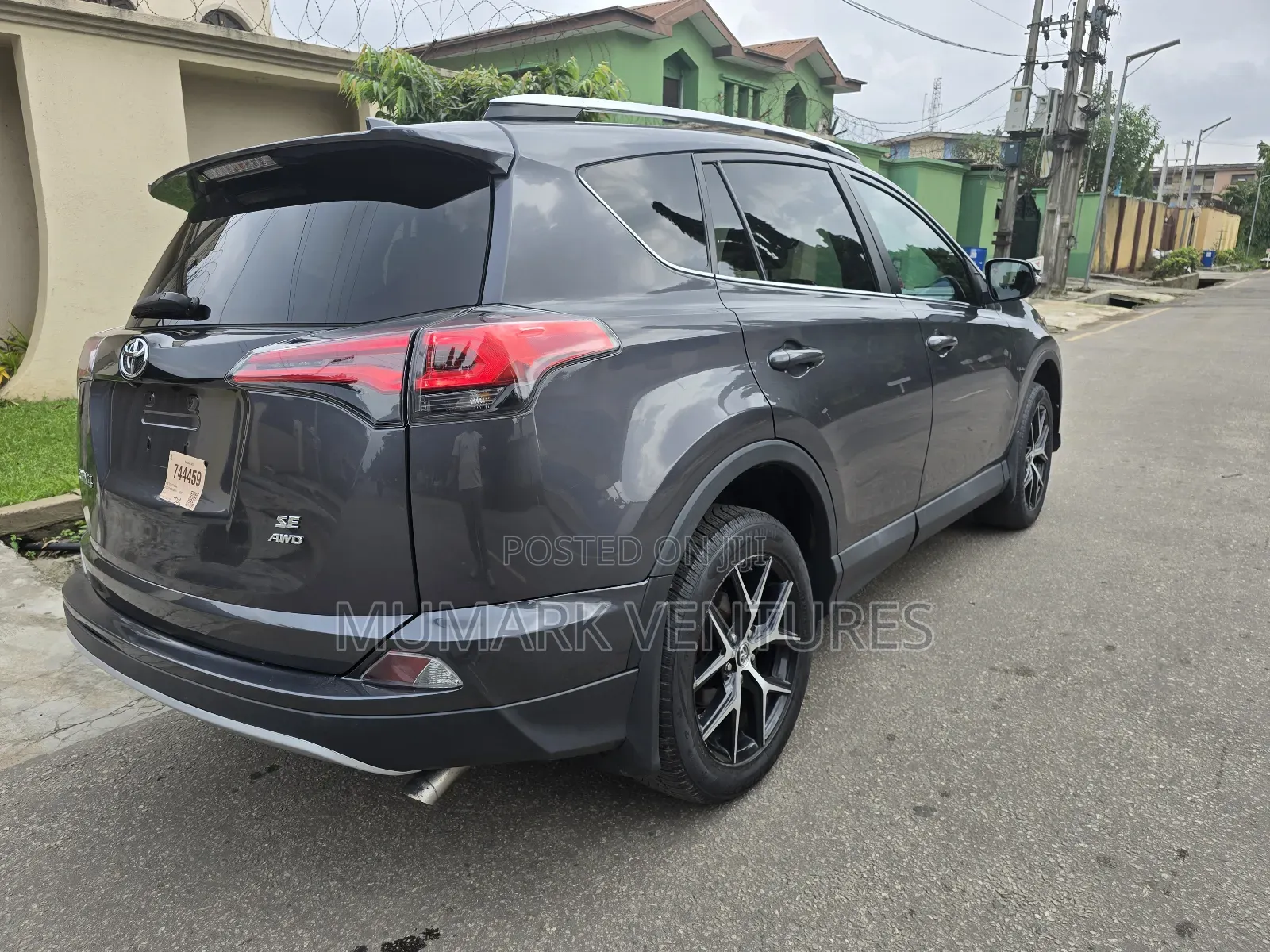 Toyota RAV4 SE AWD (2.5L 4cyl 6A) 2016 Gray