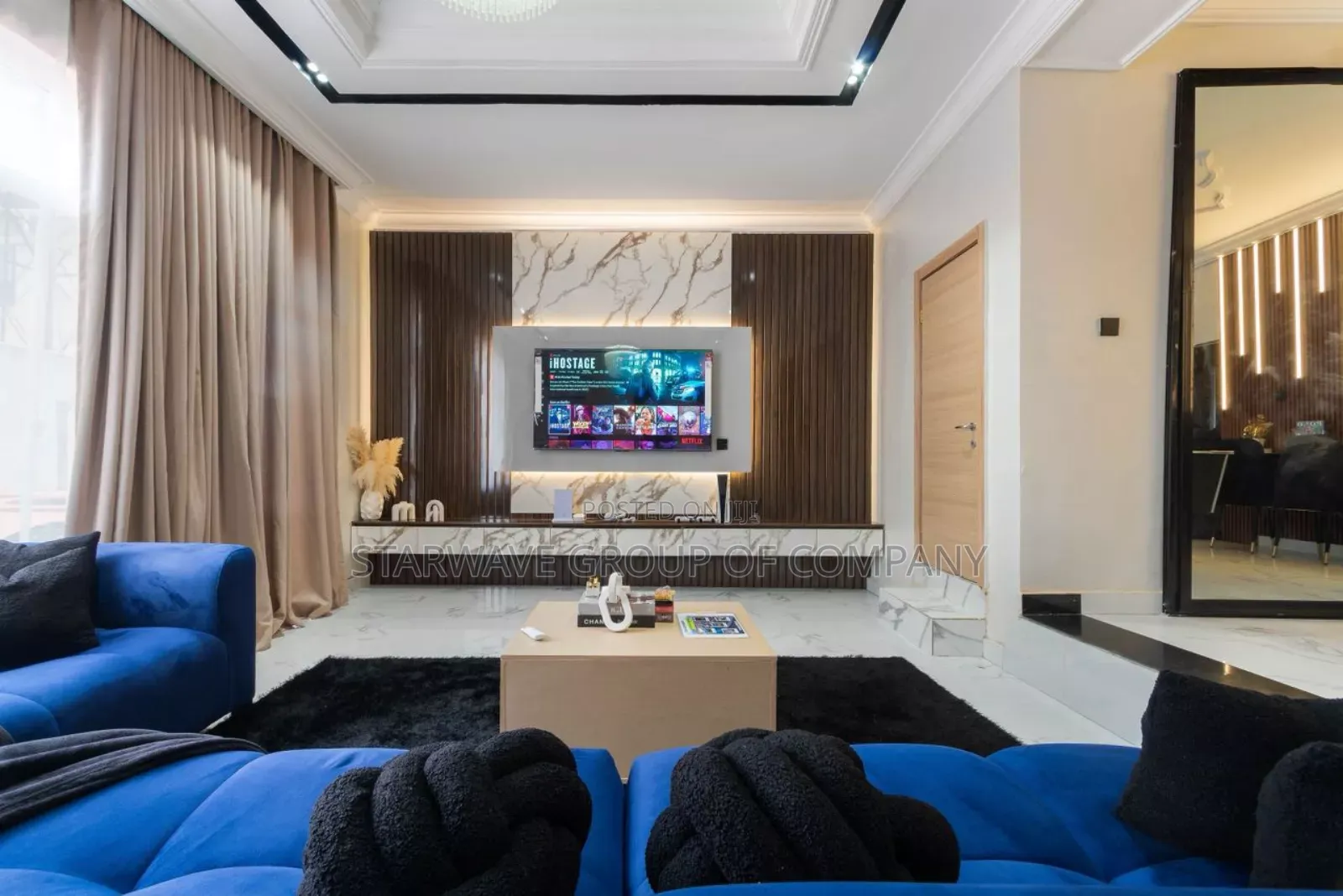 Luxurious One Bedroom Apartment With Snooker Board