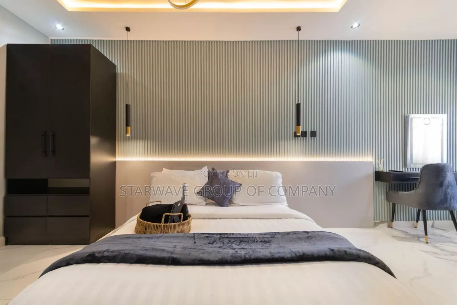 Luxurious One Bedroom Apartment With Snooker Board