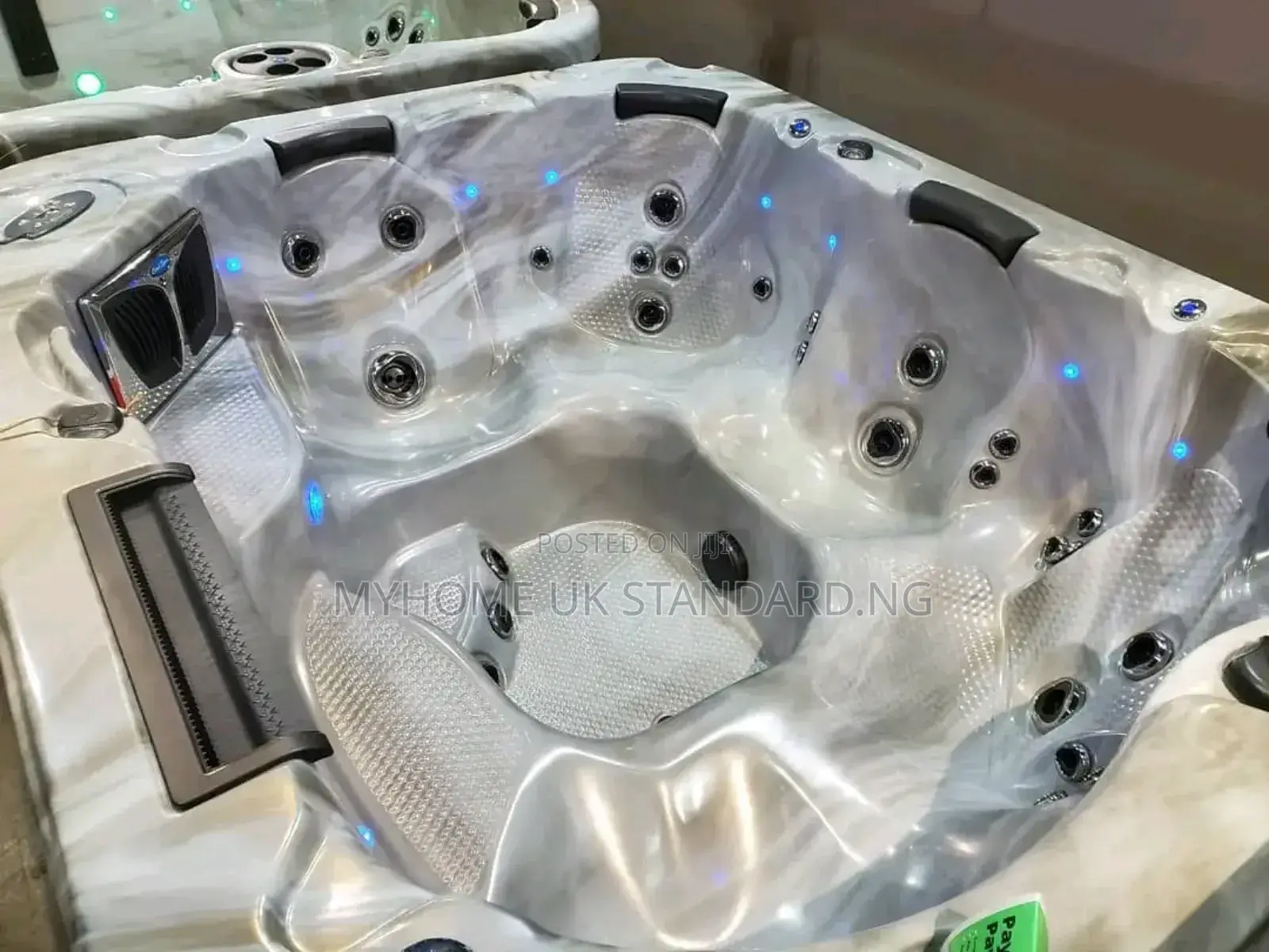 Coast Spas Hot Tub Jacuzzi White 