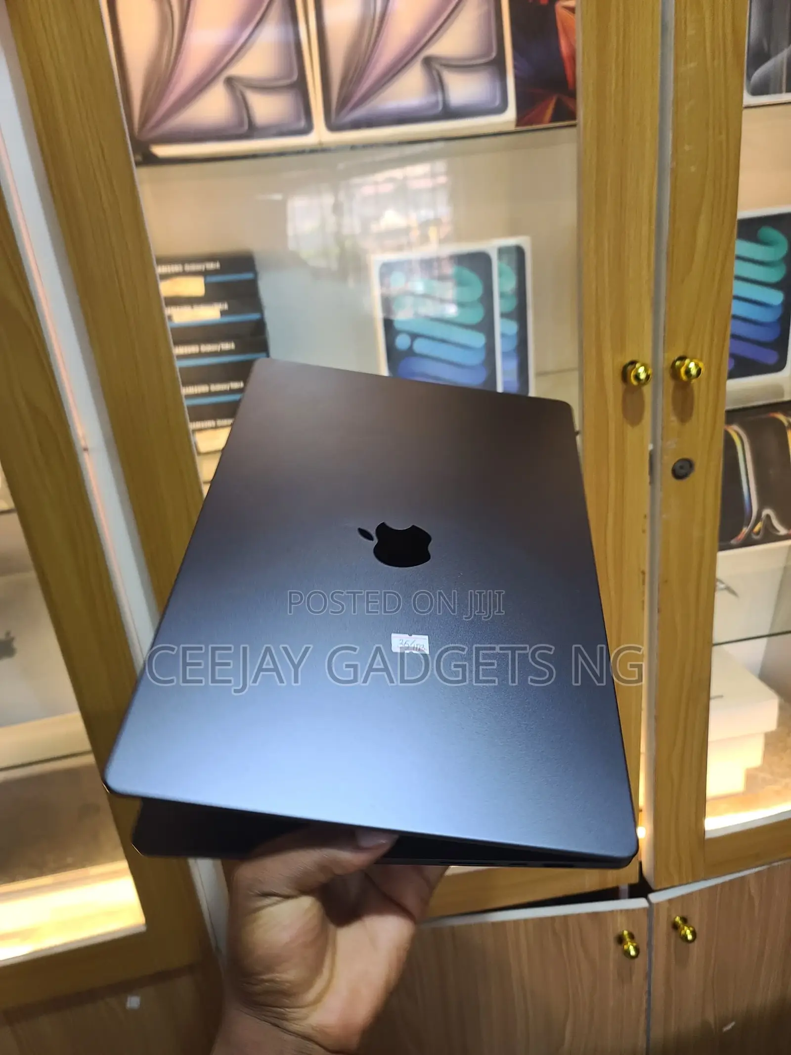 Laptop Apple MacBook Pro 2024 M3 Max 36GB Apple M3 Max SSD 1T