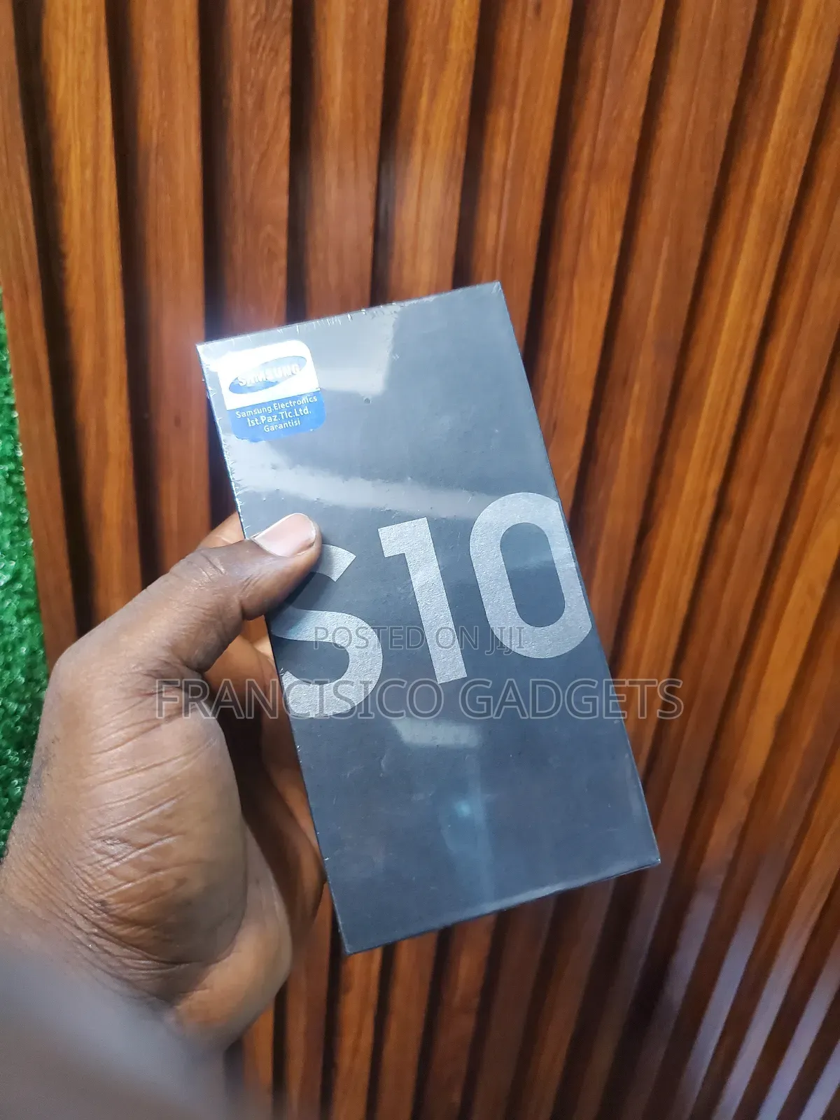 New Samsung Galaxy S10 128 GB Black