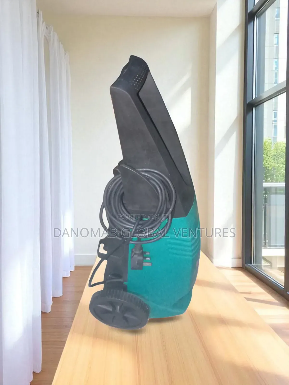 Bosch Aquatak 110 High Pressure Washer With Soap Container