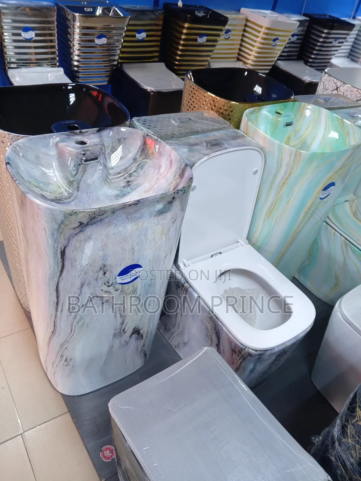 Original Water Closet With Freestand Basin (W.C)