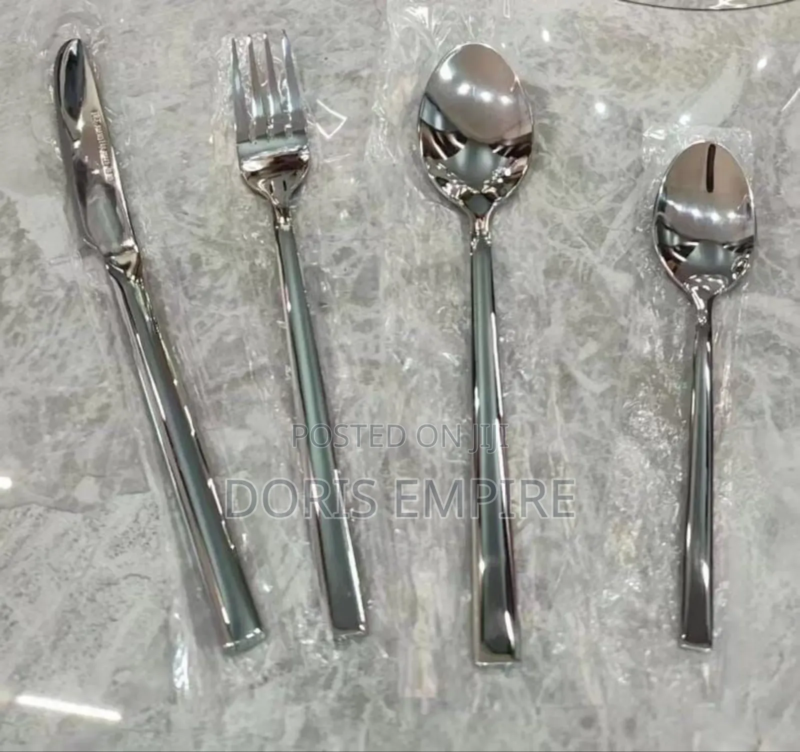 Qaulity Usa Silver Spoon and Fork Doz
Knife 
Tea Spoon