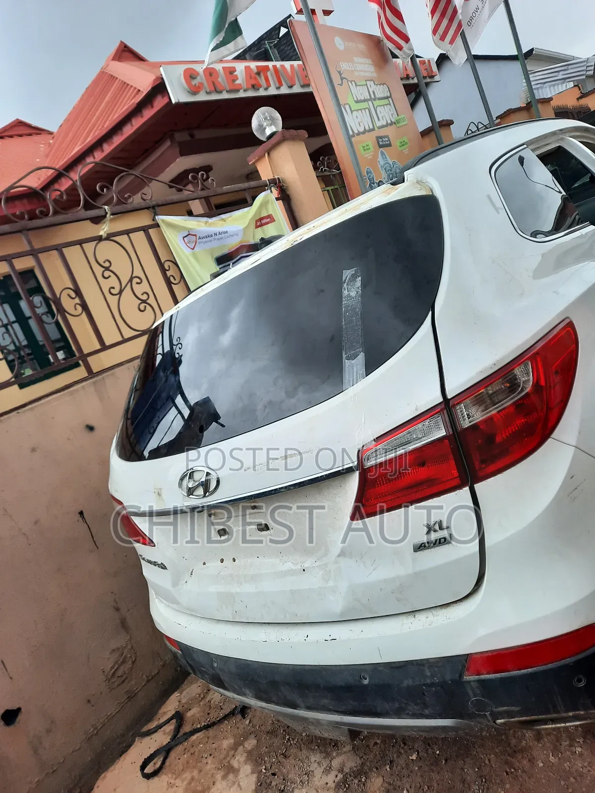 Front and Back Windshield for Hyundai Santafe 2017 Available
