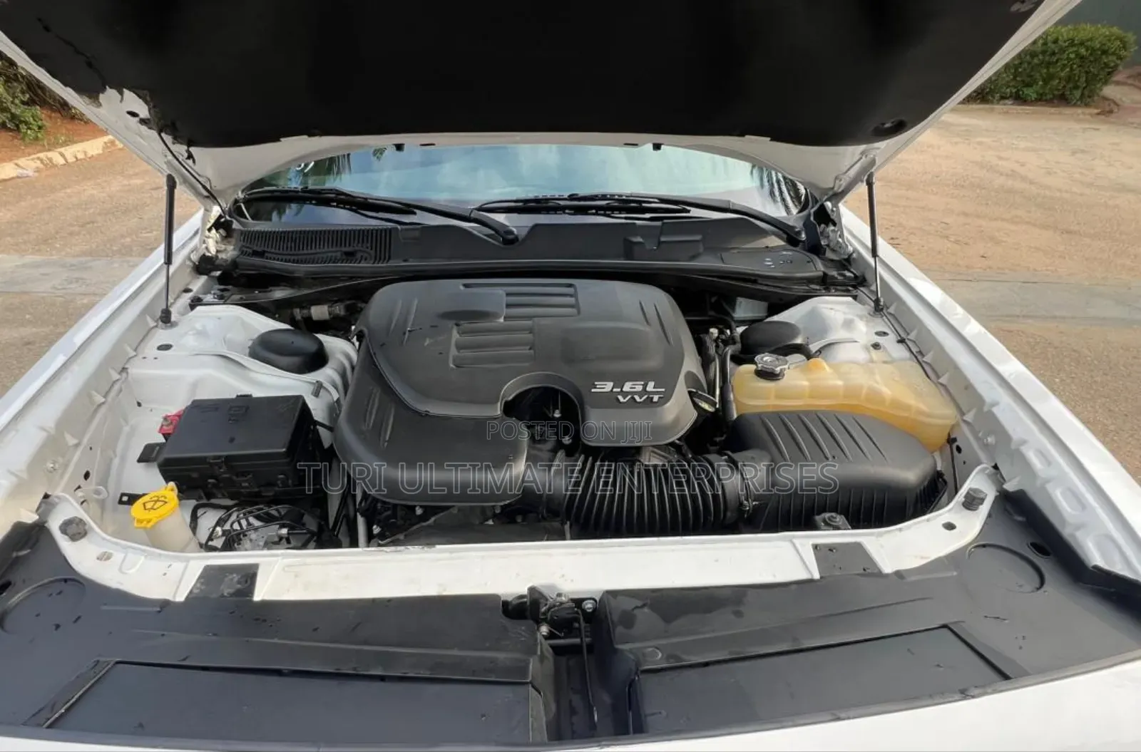 Dodge Challenger SXT RWD 2018 White