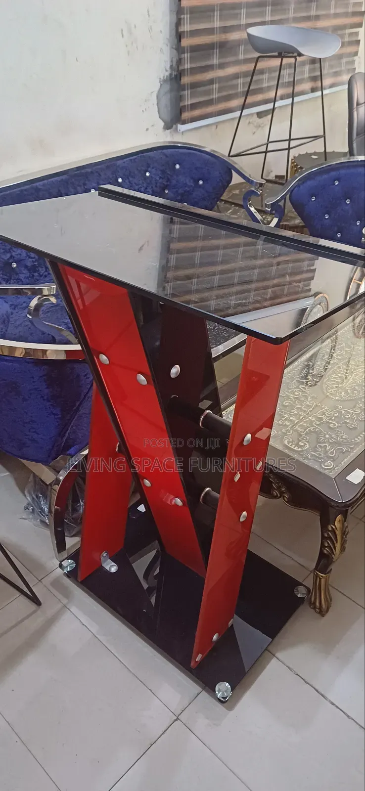 High-Quality Glass Pulpit